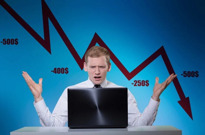 Featured Image Alt Text: fear-of-losing-money-affecting-investment-decisions